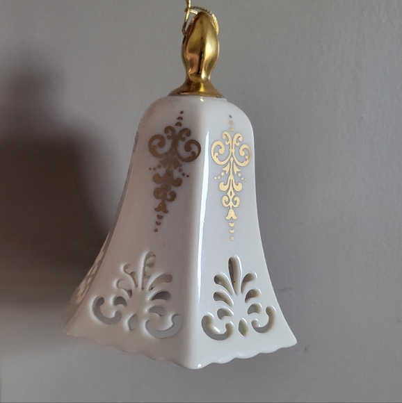 Lenox 1990 Porcelain Pierced Bell Ornament - Picture 5 of 6